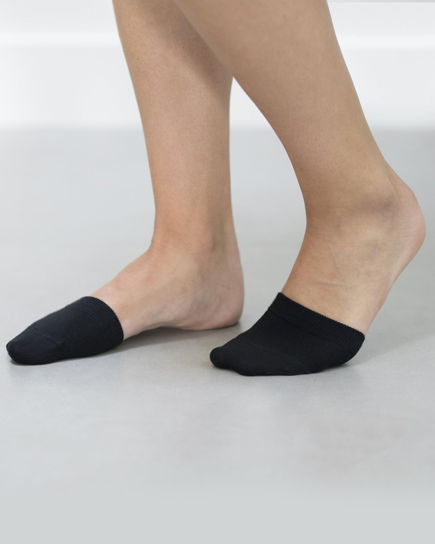 Bonnie Doon Toe Cover BE311000 - Black cotton toe sock perfect for wearing with mules or sling back shoes