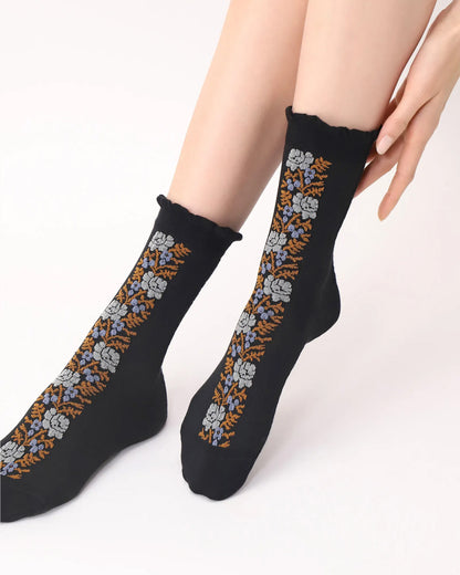 Oroblù Floral Line Sock - Black cotton ankle socks with a floral stripe panel on the front in rust, light grey and blue with a frill cuff.