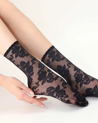 Oroblù Little Roses Sock - Sheer black fashion ankle socks with a woven floral lace style pattern and scalloped edge elasticated cuff.