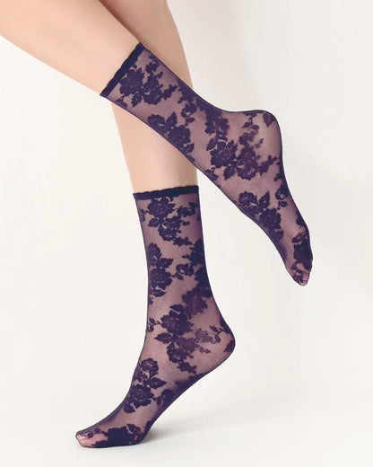 Oroblù Little Roses Sock - Sheer dark purple fashion ankle socks with a woven floral lace style pattern and scalloped edge elasticated cuff.