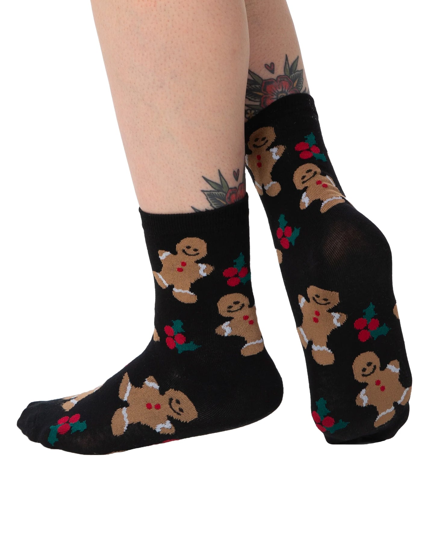 Pamela Mann Gingerbread Socks - Black cotton mix ankle socks with a Christmas themed pattern of gingerbread men and holly.