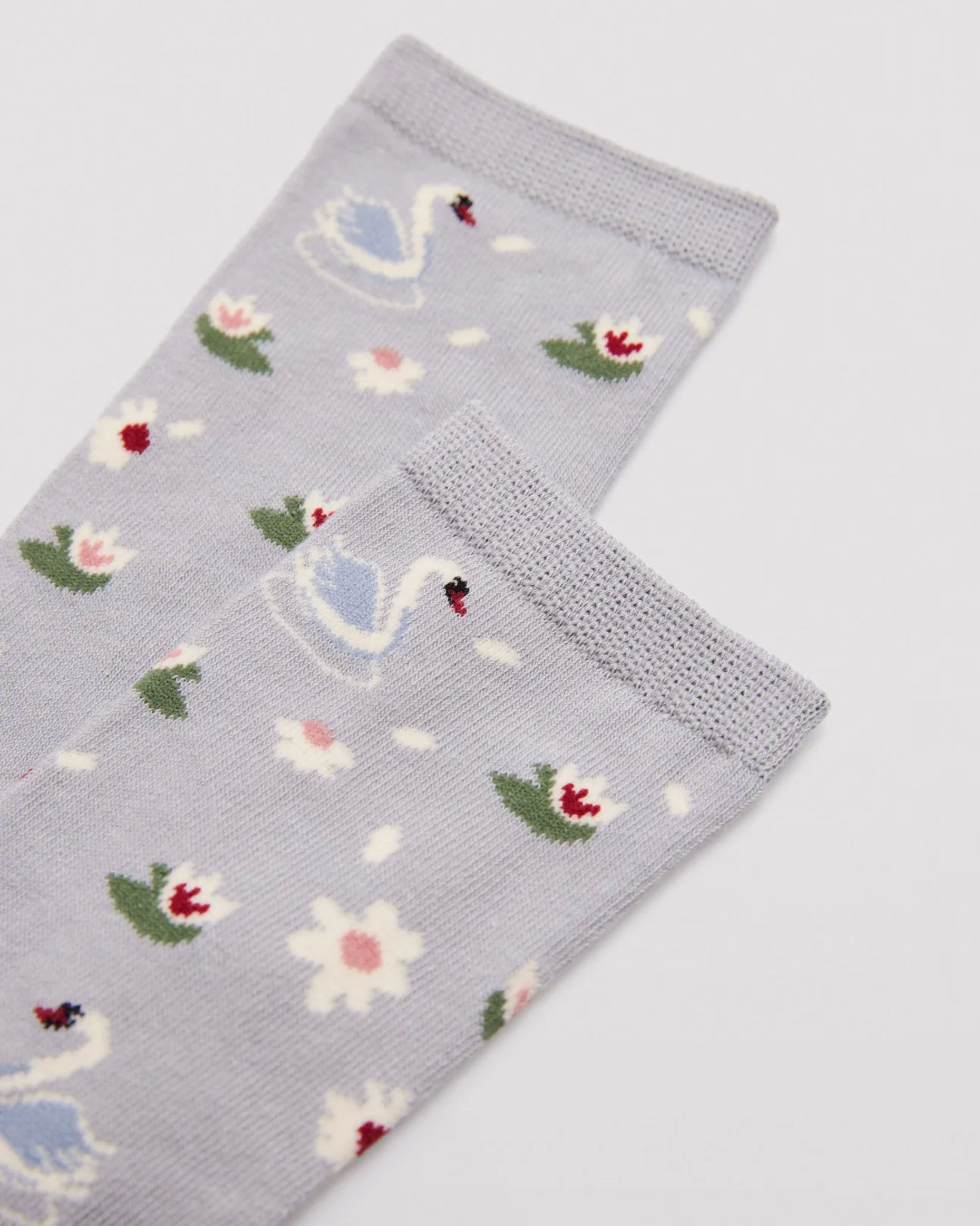 Ysabel Mora 12205 Swam Socks - Light grey crew length cotton ankle socks with an all over pattern of swans, flowers, lily pads and a plain elasticated cuff.