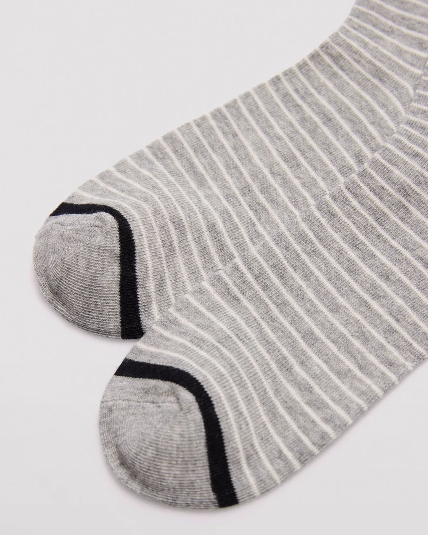 Ysabel Mora 12207 Stripe Socks - Men's light fleck grey crew length cotton ankle socks with a thin white horizontal stripe pattern, black stripe on toe detail.