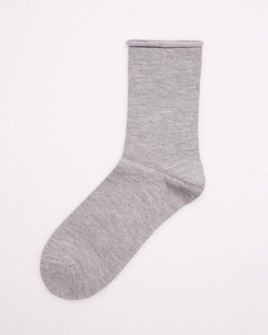 Ysabel Mora 12347 Bambú Sin Puno Sock - No cuff quarter high bamboo socks with shaped heel and flat toe seam, available in black, navy and grey.