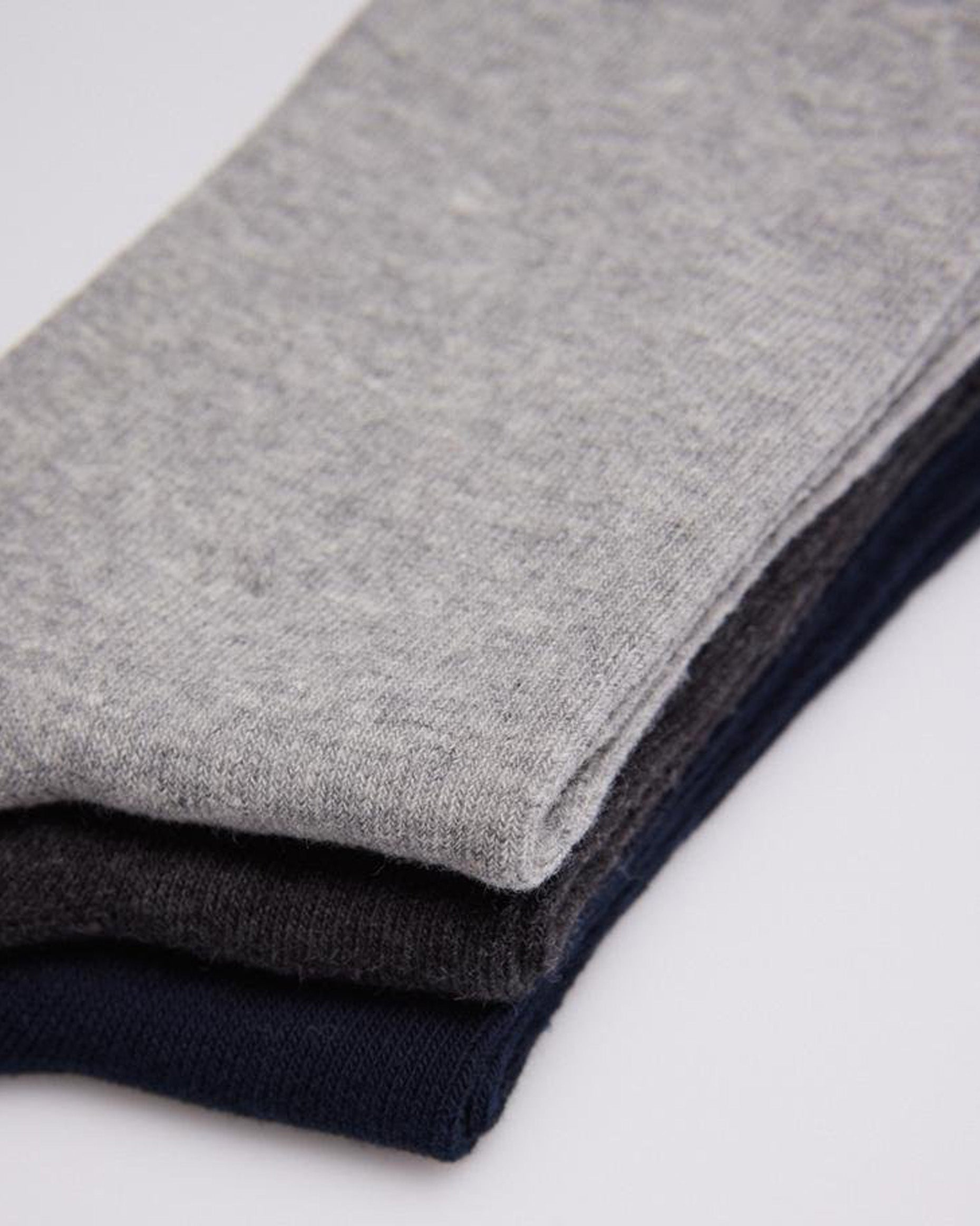 Ysabel Mora - 12726 Basico Sin Puno - no cuff cotton ankle socks in light grey, dark grey and navy