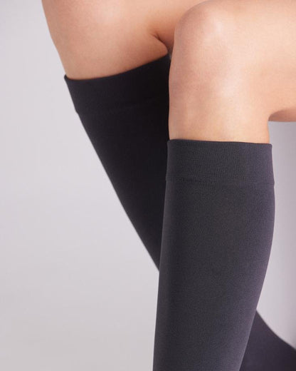 Ysabel Mora 15841 Thermal Minimedia - warm fleece lined knee-high socks in dark grey. Close up of cuff.