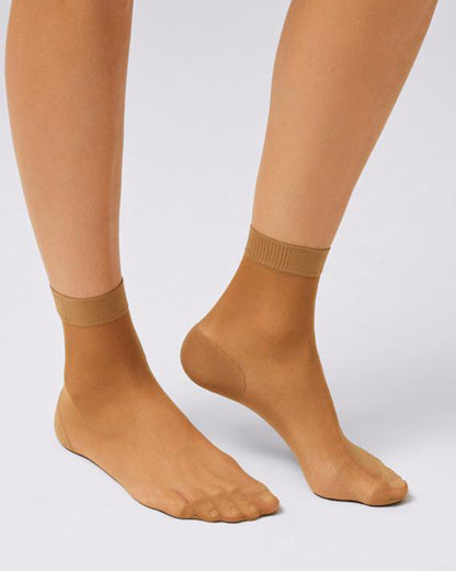 Ysabel Mora 18114 Sheer Reinforced Ankle Socks - Sheer tan ankle sock with an opaque reinforced toe and heel and soft ribbed anti-pressure comfort cuff.