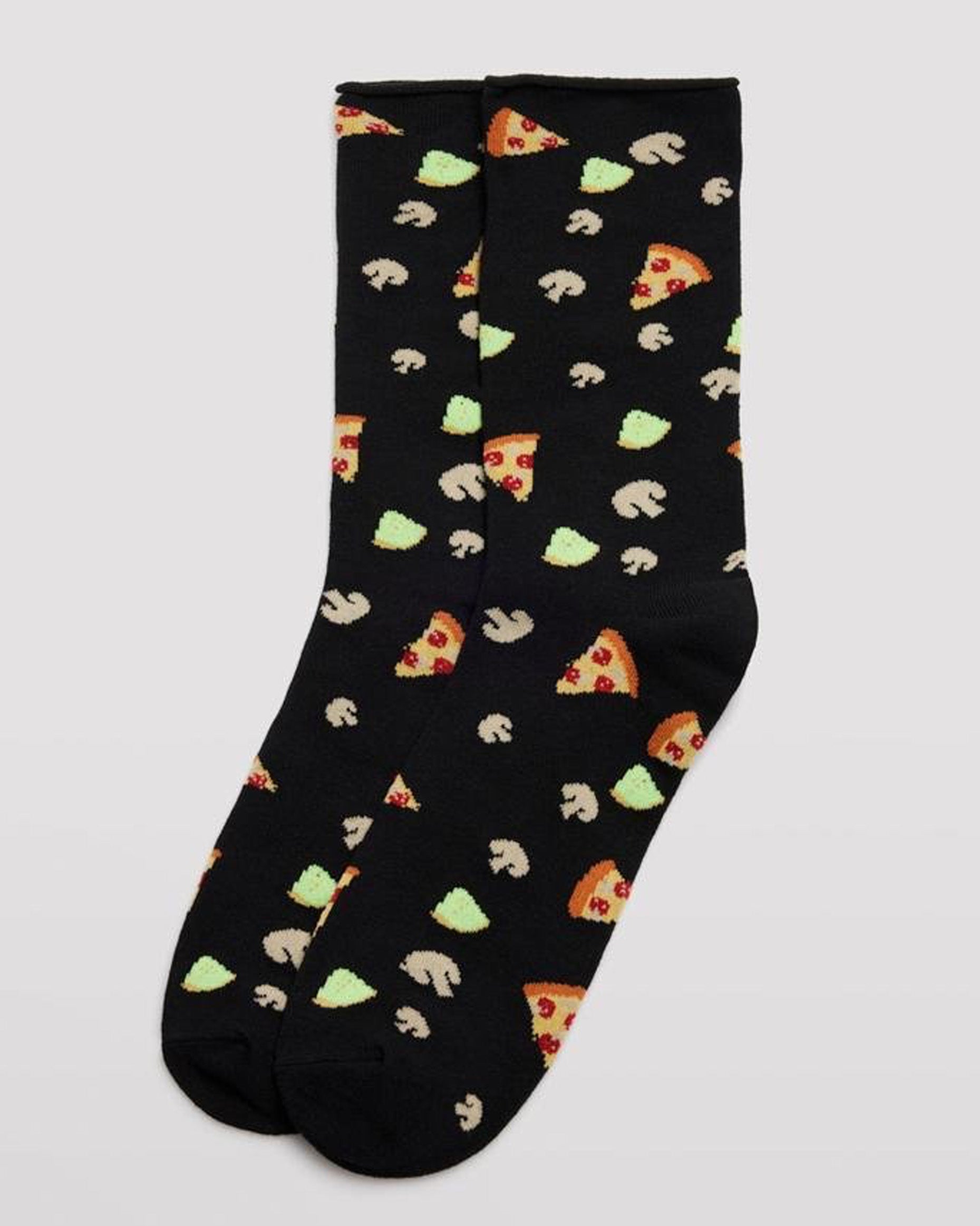 Ysabel Mora Pizza Sock - Men's black cotton crew length ankle socks with an all over pattern of pepperoni pizza slices, mushrooms and cheese with no cuff roll top anti-pressure edge.