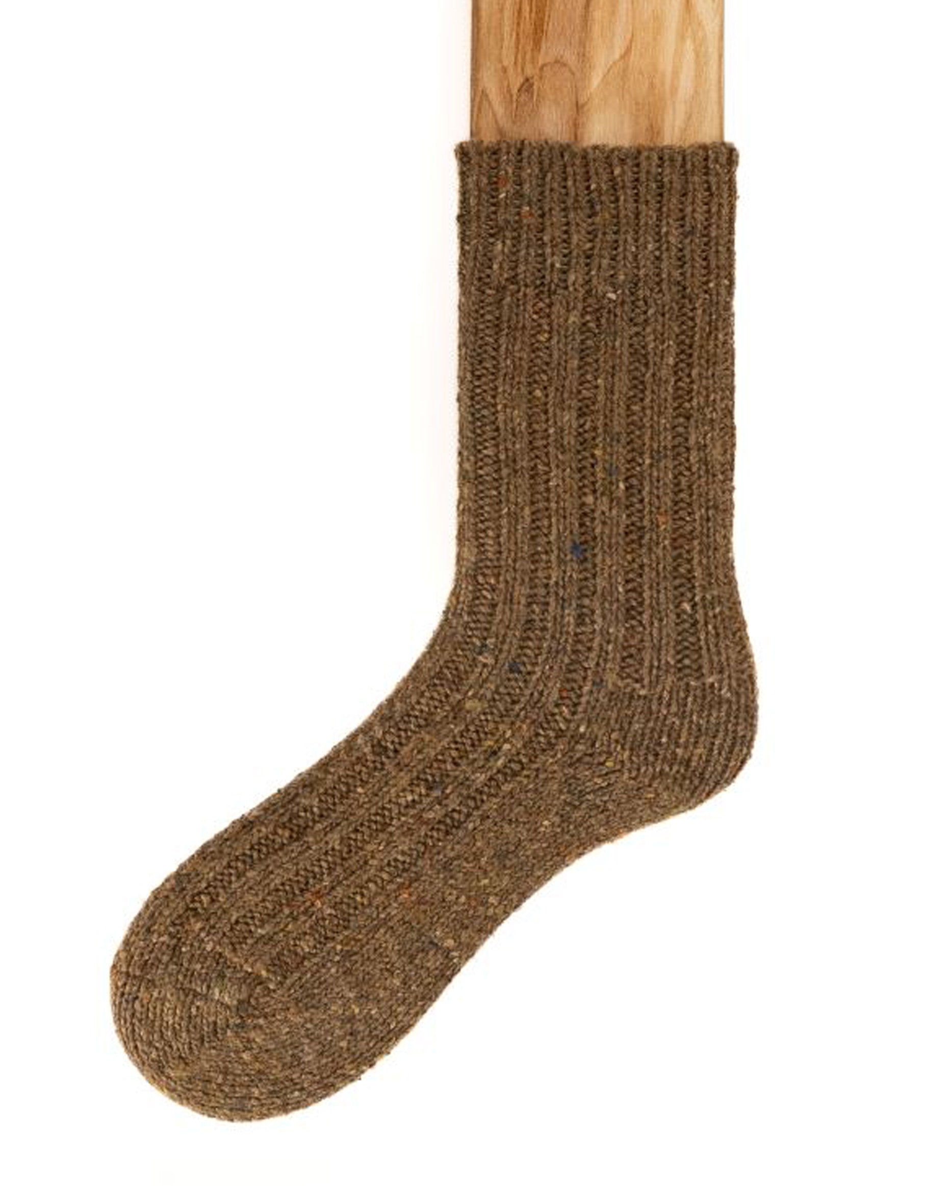 Chunky light brown coloured ribbed knitted wool mix ankle socks with plain sole and a fleck throughout. Made in Ireland by Connemara Socks.