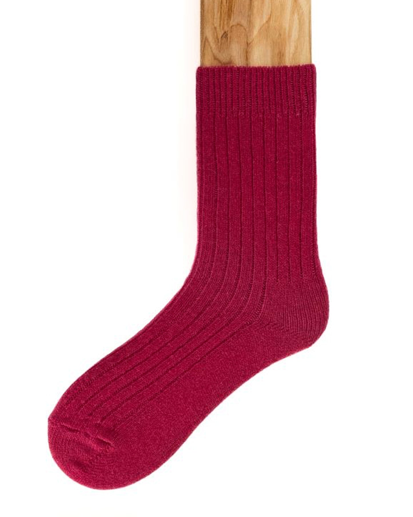 Connemara Merino Socks - Dark pink (raspberry) ribbed knitted ankle socks with plain sole, made with a mix of warm merino wool.