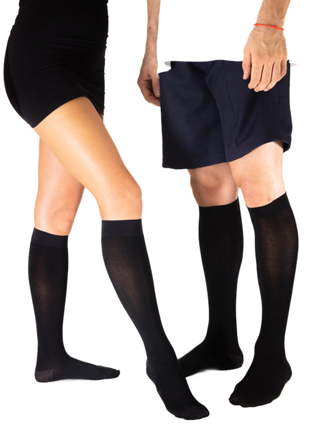 Ibici Active Sock - Women and men's black business & travel knee-high socks with medium graduated compression, in ecological Tencel yarn of cellulosic origin. Soft on the skin, breathable, light and comfortable with antibacterial effect on the skin, anatomical heel, soft and comfortable elastic edge.