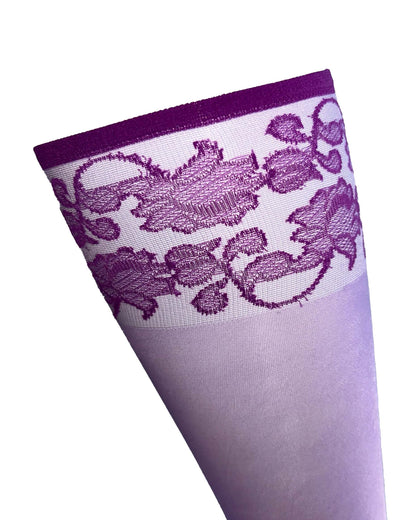 Omsa Dreamer Gambaletto - Sheer lilac fashion knee-high pop-socks with a woven purple floral lace style pattern around the cuff.