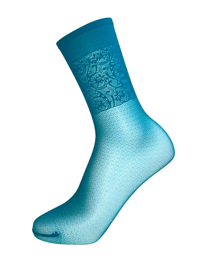 Omsa Gallantly Calzino - Sheer bright teal / turquoise fashion ankle socks with an enclosed fishnet or honeycomb style pattern, swirly floral lace style design around the ankle and plain deep elasticated comfort cuff.