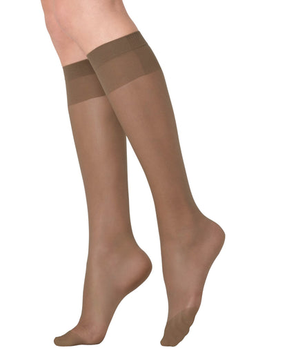 Omsa MiniActive 40 - light support knee-high socks with gradual compression, ideal for flights or people who spend a lot of time on their feet. Available in light brown.