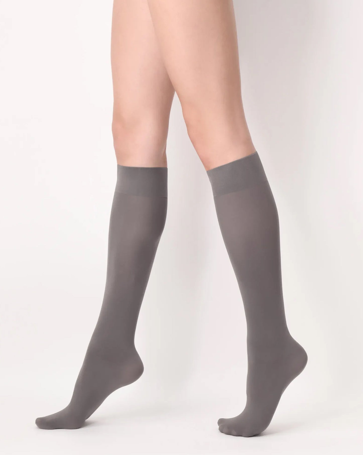 Oroblù All Colors Knee-Highs - Soft opaque medium grey knee-high socks with a soft deep elasticated comfort cuff. Side view.