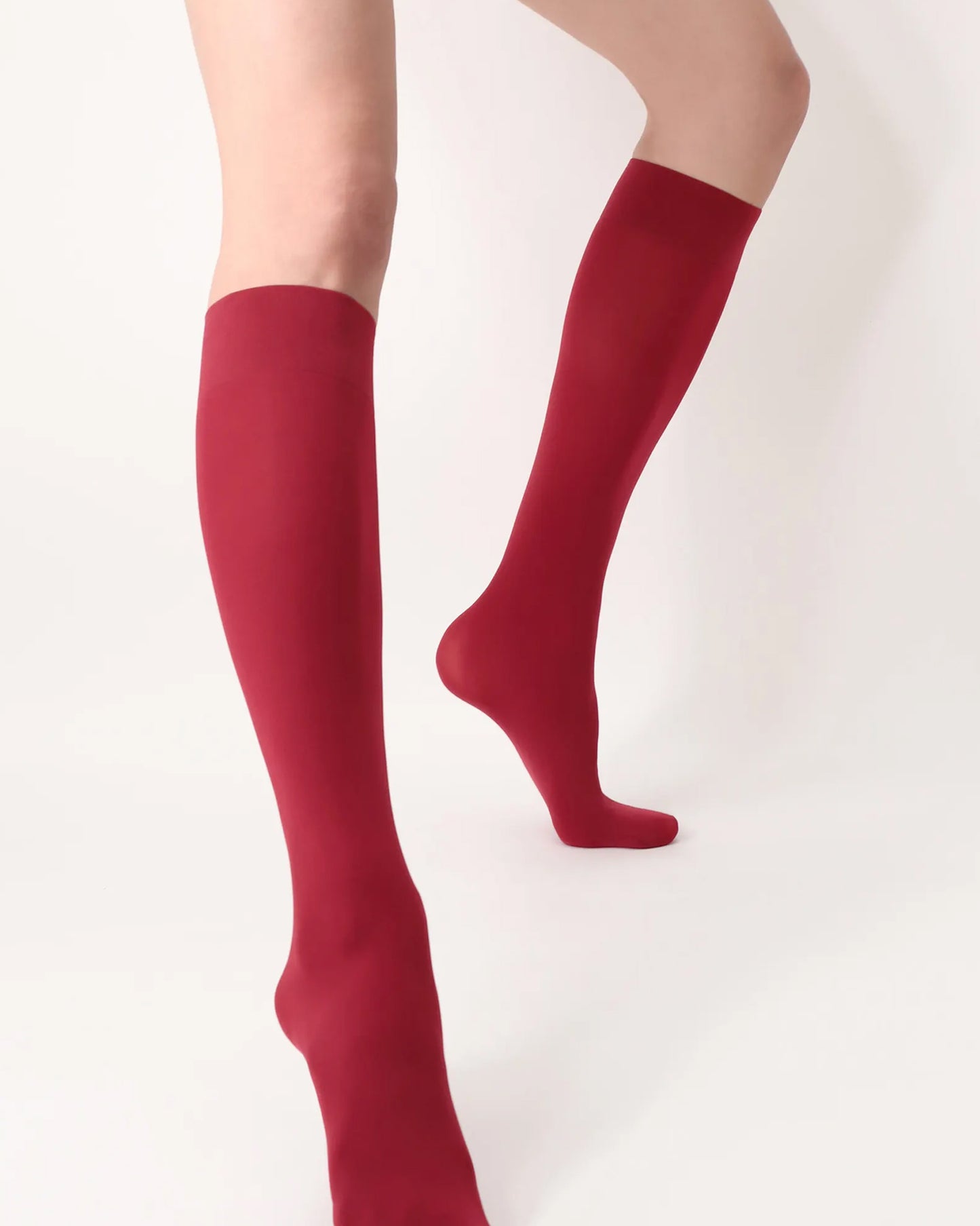 Oroblù All Colors Knee-Highs - Soft opaque dark red knee-high socks with a soft deep elasticated comfort cuff.