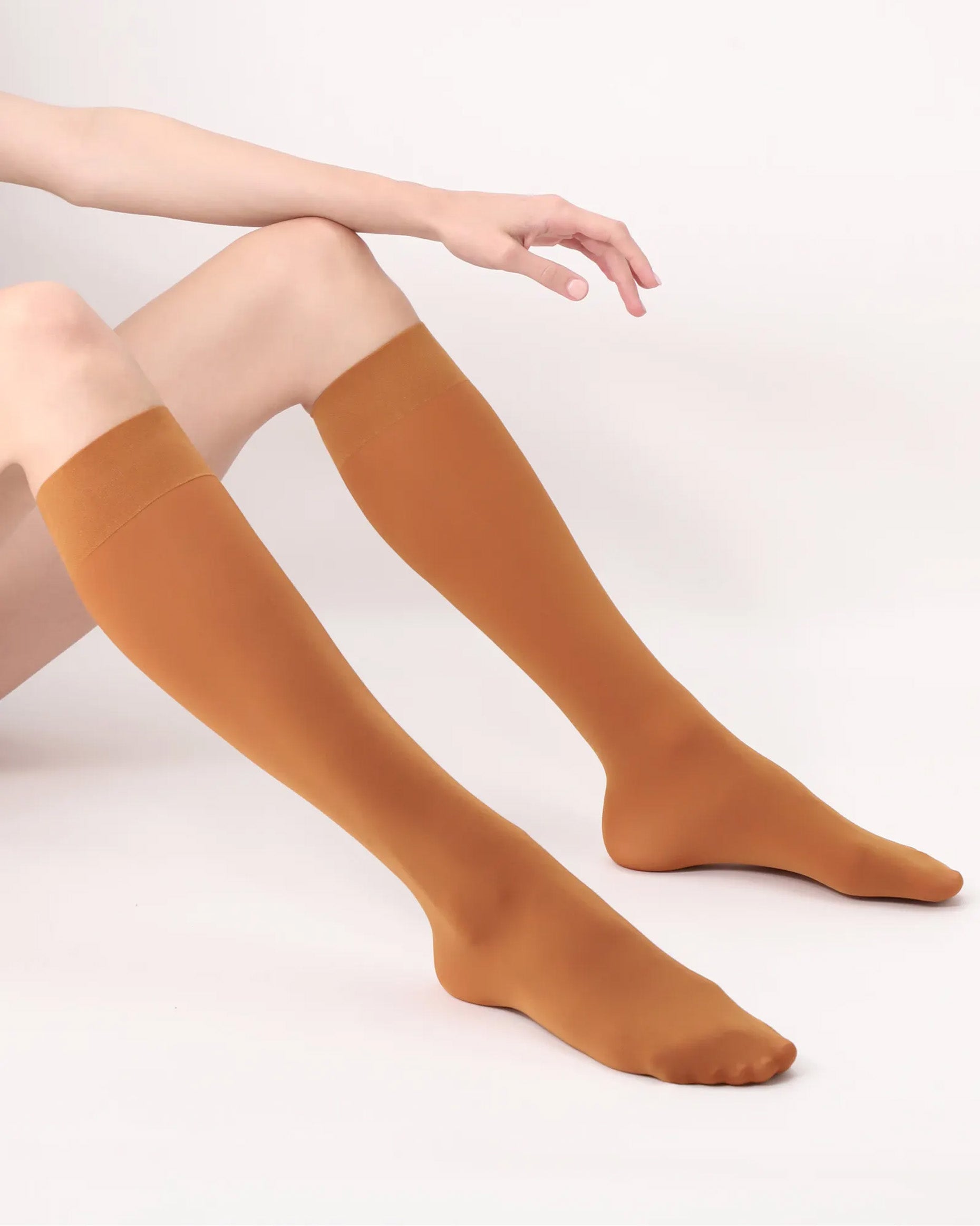 Oroblù All Colors Knee-Highs - Soft opaque rust orange knee-high socks with a soft deep elasticated comfort cuff.