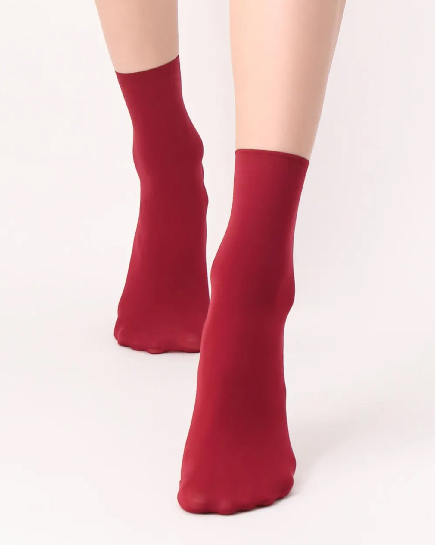 Oroblù All Colors Sock - Soft plain dark red (deep red) opaque ankle tube socks with plain cuff.