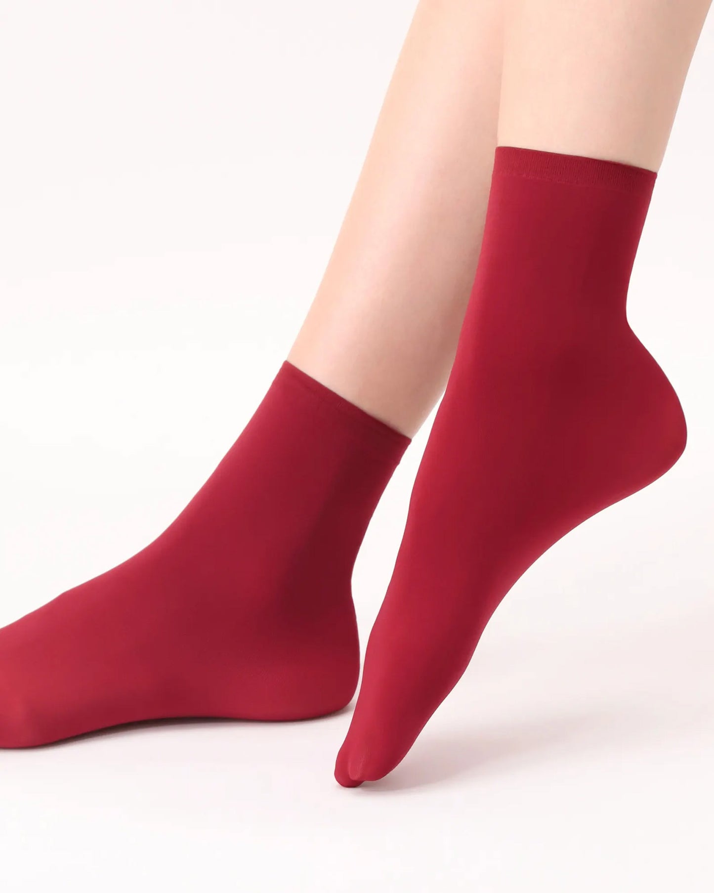 Oroblù All Colors Sock - Soft plain dark red (deep red) opaque ankle tube socks with plain cuff.