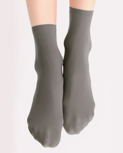 Oroblù All Colors Sock - Soft plain medium grey (metal) opaque ankle tube socks with plain cuff.