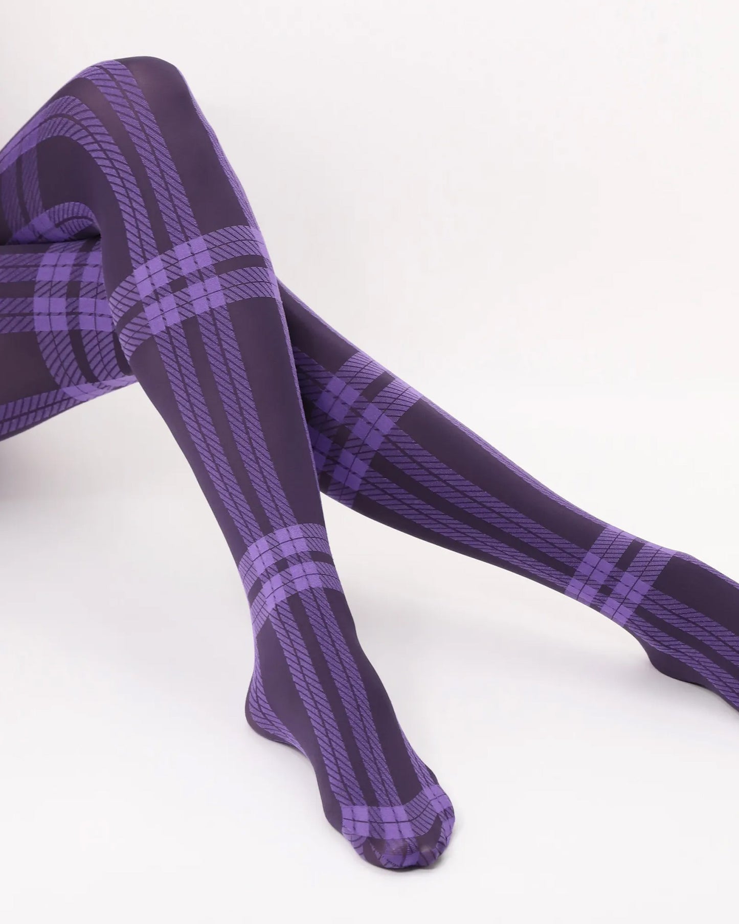 Oroblù All Colors Scottish Tights - Soft opaque fashion tights with a woven tartan style pattern, gusset and soft comfort waist band in dark purple and lilac.