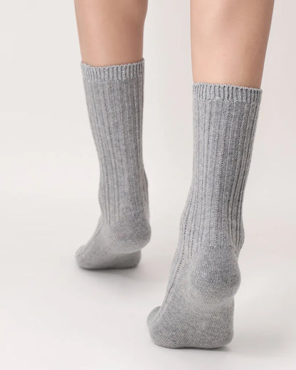 Oroblù Jasmine Sock - Ultra soft and warm light grey thermal cable ribbed knitted ankle socks with a touch of alpaca, sparkly silver lurex cuff.