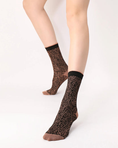 Oroblù Luxury Sock - Rose gold and black soft viscose mix fashion ankle socks with a leaf and spot style style pattern with sparkly lurex throughout, shaped heel and flat toe seam.