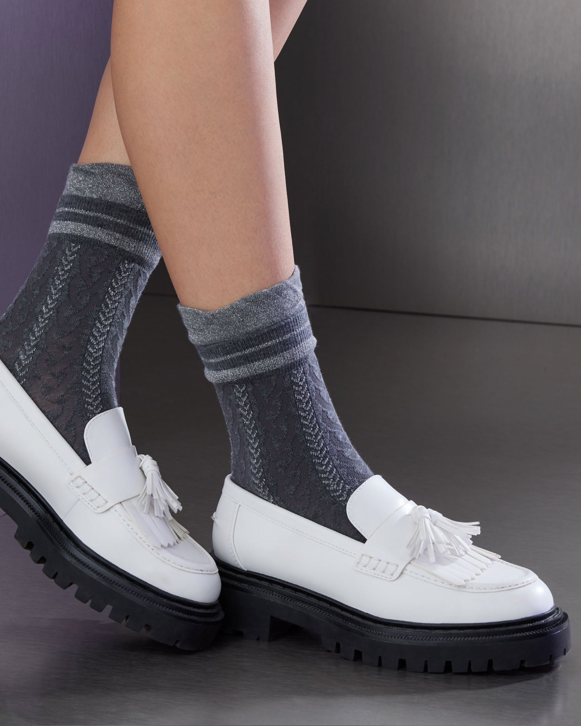 SiSi Royal Calzino - Cable knit style fashion ankle socks with a sparkly lamé striped cuff with ruched edge