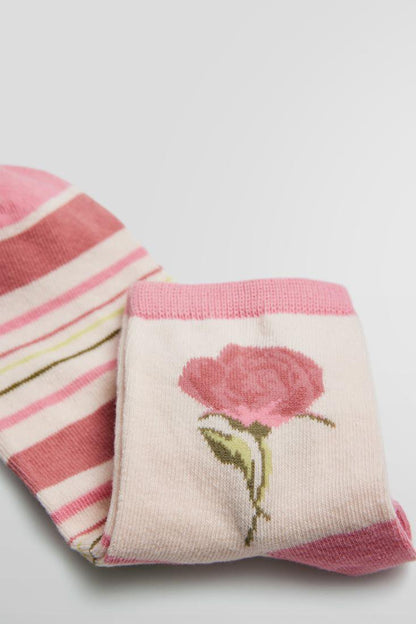 Ysabel Mora 12863 Flowers 2 Pack Sock - Two pack of quarter high ankle socks, one pair has a small floral pattern in shades of pink and green and the other has a rose motif on the ankle and striped pattern foot, also in shades of pink and green.