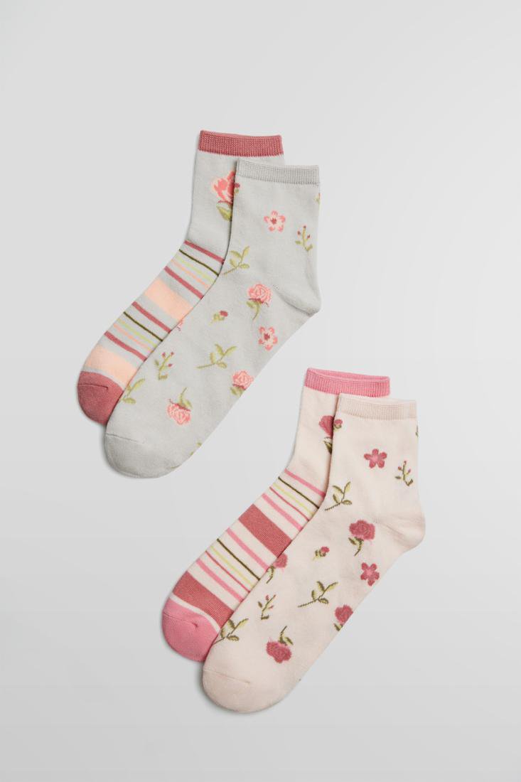 Ysabel Mora 12863 Flowers 2 Pack Sock - Two pack of quarter high ankle socks, one pair has a small floral pattern in shades of pink and green and the other has a rose motif on the ankle and striped pattern foot, also in shades of pink and green.