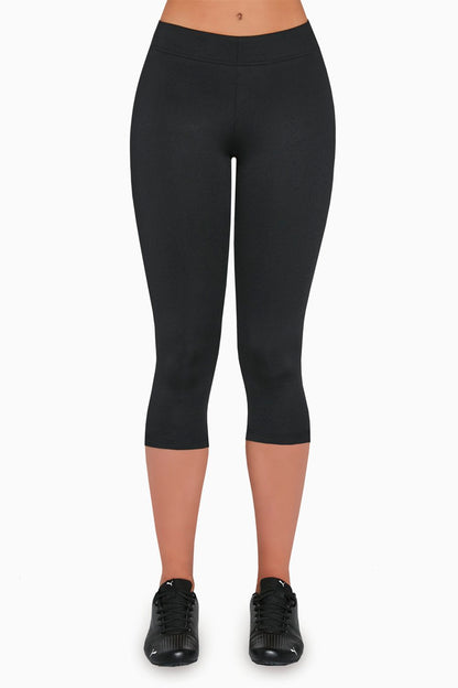 BasBlack Riley 70 - Plain black anti-cellulite capri length sports leggings.