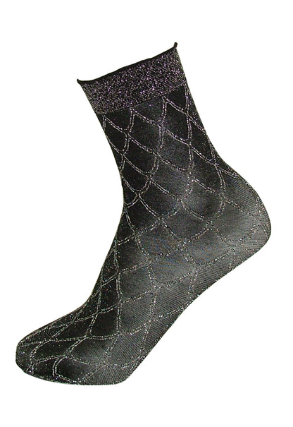 Omsa 3584 Share Calzino - Sheer black fashion ankle socks with sparkly silver diamond/fish-scale style pattern in metallic silver metallic yarn.